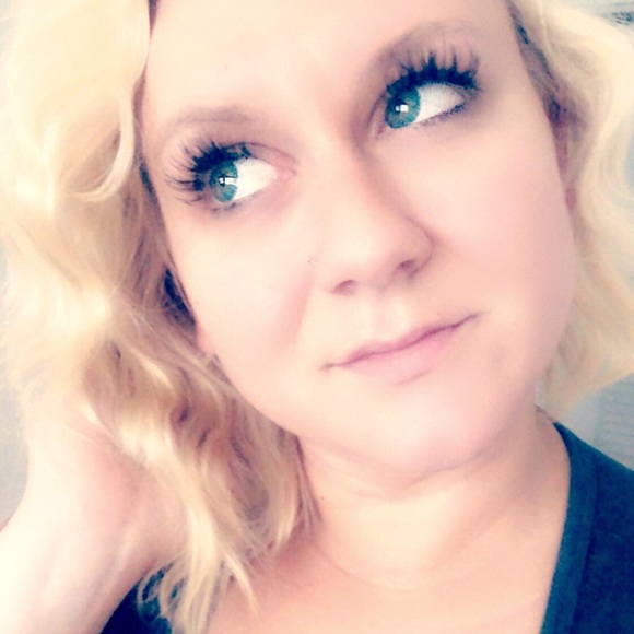 Meet your Posher, Heather - Picture 1 of 1